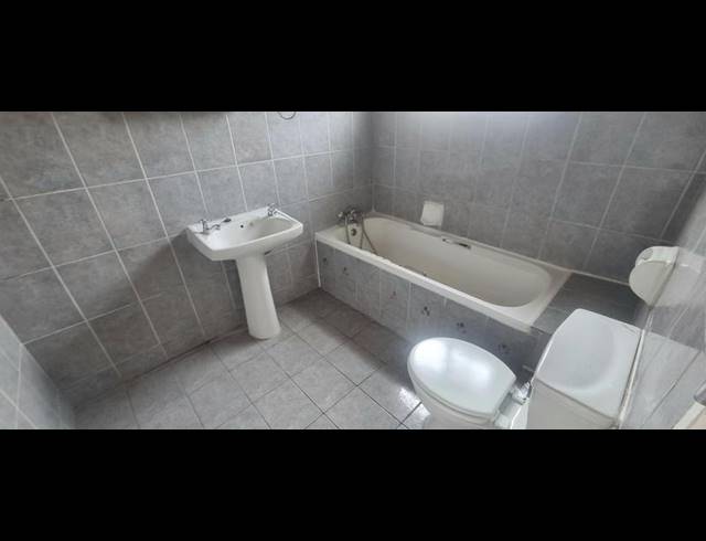 2 BEDROOM TOWNHOUSE FOR SALE IN CELTISDAL